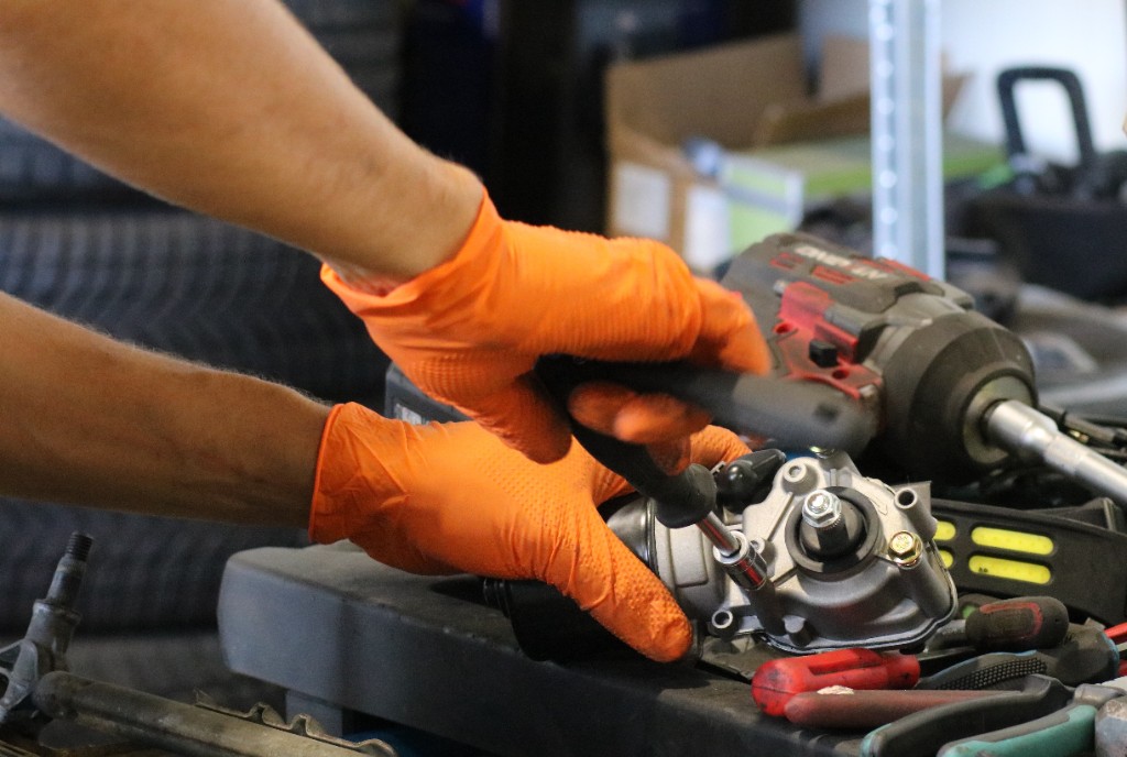 Réparation mécanique précise au Garage Autoland