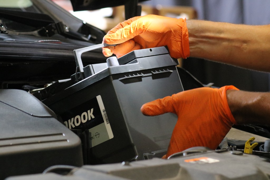 Remplacement de batterie automobile